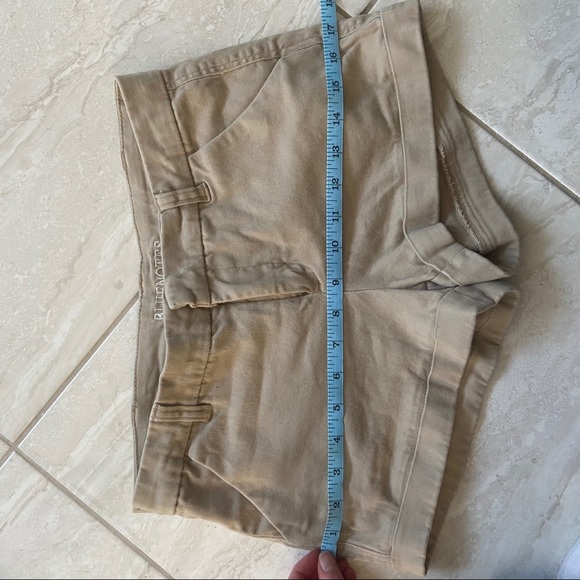 Tan shorts - Picture 8 of 10